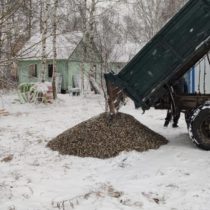 Строительство металлического забора зимой в Серпухове