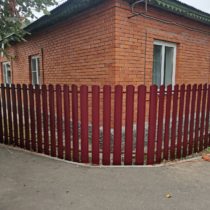 Строительство палисадника из металлического штакетника в Серпухове